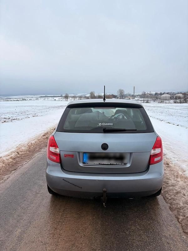 Gebraucht Skoda Fabia 70 PS (51 kW) 2012 Grau Limousine