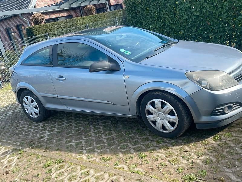 Gebraucht Opel Astra GTC 140 PS (102 kW) 2007 Grau Kleinwagen