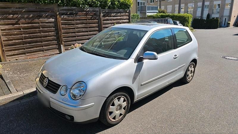 Gebraucht VW Polo 75 PS (55 kW) 2002 Silber Kleinwagen