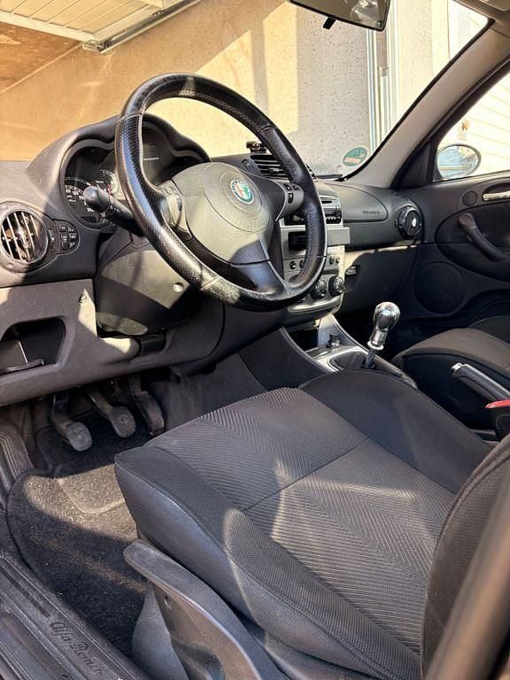 Gebraucht Alfa Romeo 147 Progression 105 PS (77 kW) 2006 Schwarz Kleinwagen