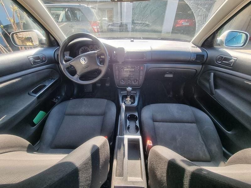 Gebraucht VW Passat Basis 102 PS (75 kW) 2001 Grau Limousine