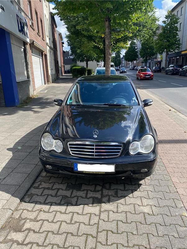 Schwarz Gebraucht 2003 Mercedes C200 Limousine | 2.300 € (Guter Preis) - Bild 1/4