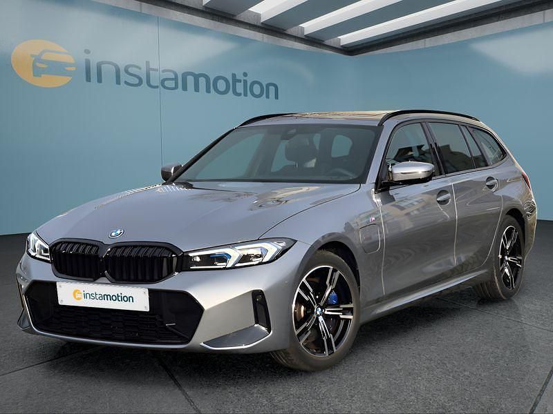 Grau Gebraucht 2024 BMW 330e Kombi | 48.949 € (Teuer) - Bild 1/4