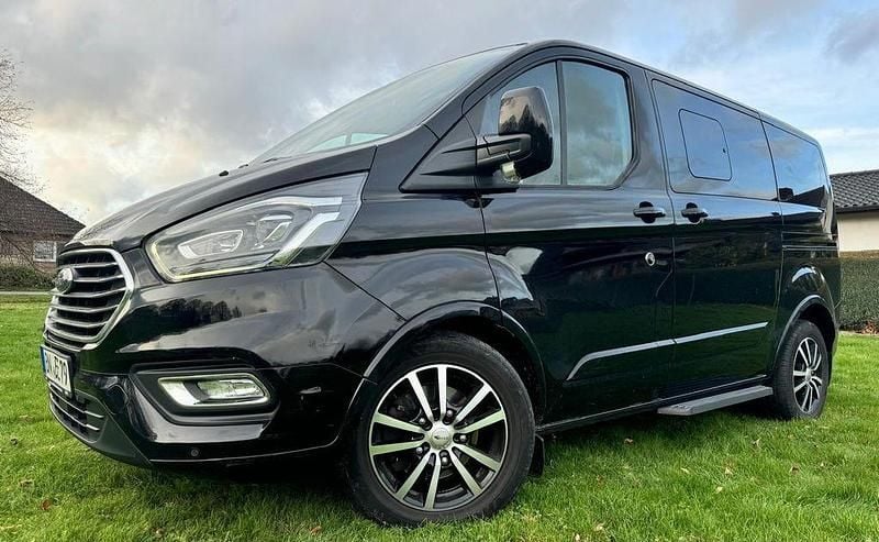 Schwarz Gebraucht 2019 Ford Tourneo Titanium X Van / Kleinbus | 19.999 € (Superpreis) - Bild 1/4