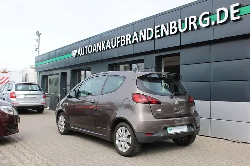 Gebraucht Mitsubishi Colt 75 PS (55 kW) 2013 Braun Kleinwagen