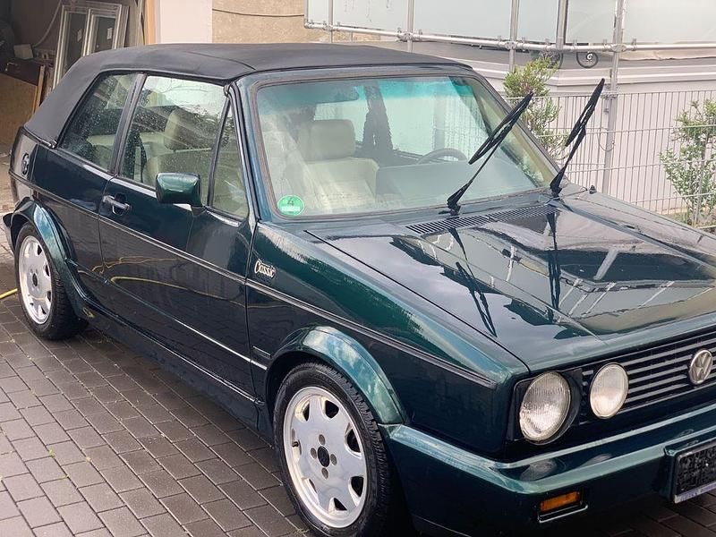 Grün Gebraucht 1991 VW Golf Cabriolet Classicline Cabrio | 9.999 € - Bild 1/4