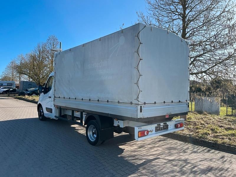 Gebraucht Opel Movano 145 PS (106 kW) 2017 Weiß Van / Kleinbus