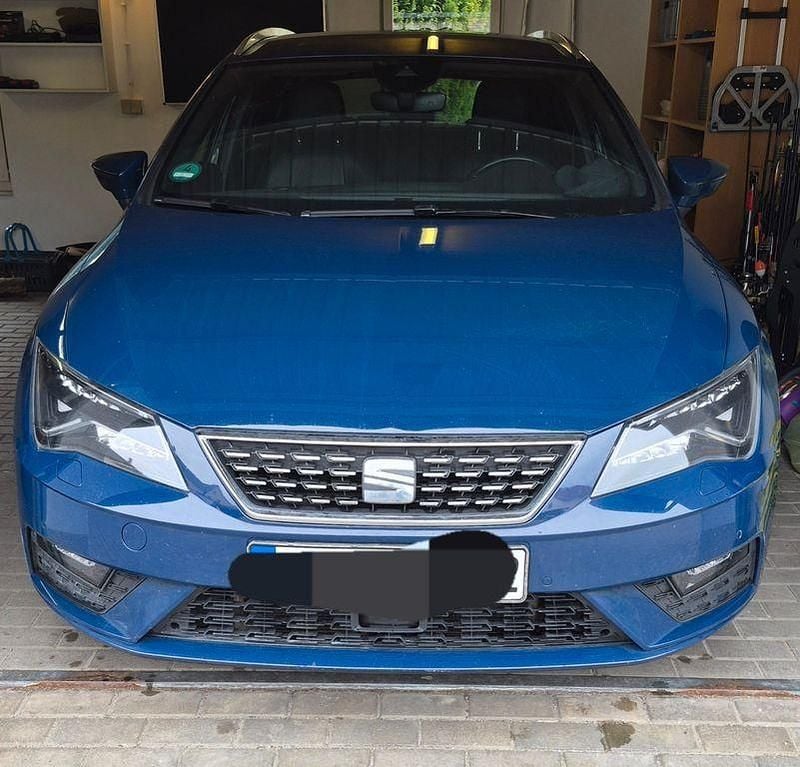 Second-hand Seat Leon ST XCELLENCE 150 CP (110 kW) 2017 Albastru Break