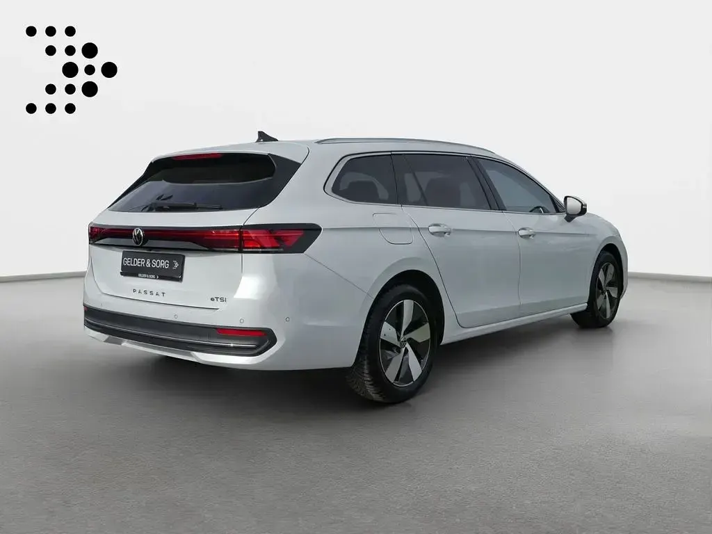 Gebraucht VW Passat Business 150 PS (110 kW) 2025 Oryxweiß perlmutteffekt Kombi