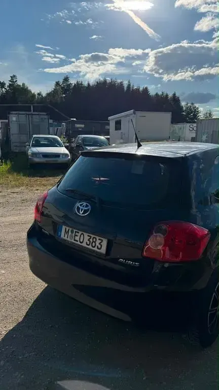 Gebraucht Toyota Auris 97 PS (71 kW) 2009 Schwarz Kleinwagen