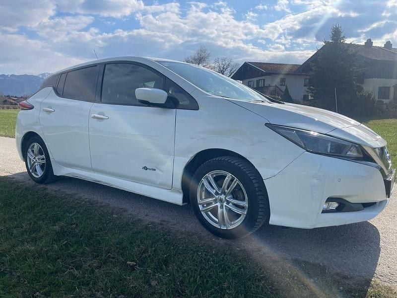 Gebraucht Nissan Leaf 110 kW (150 PS) 2018 Weiß Kleinwagen