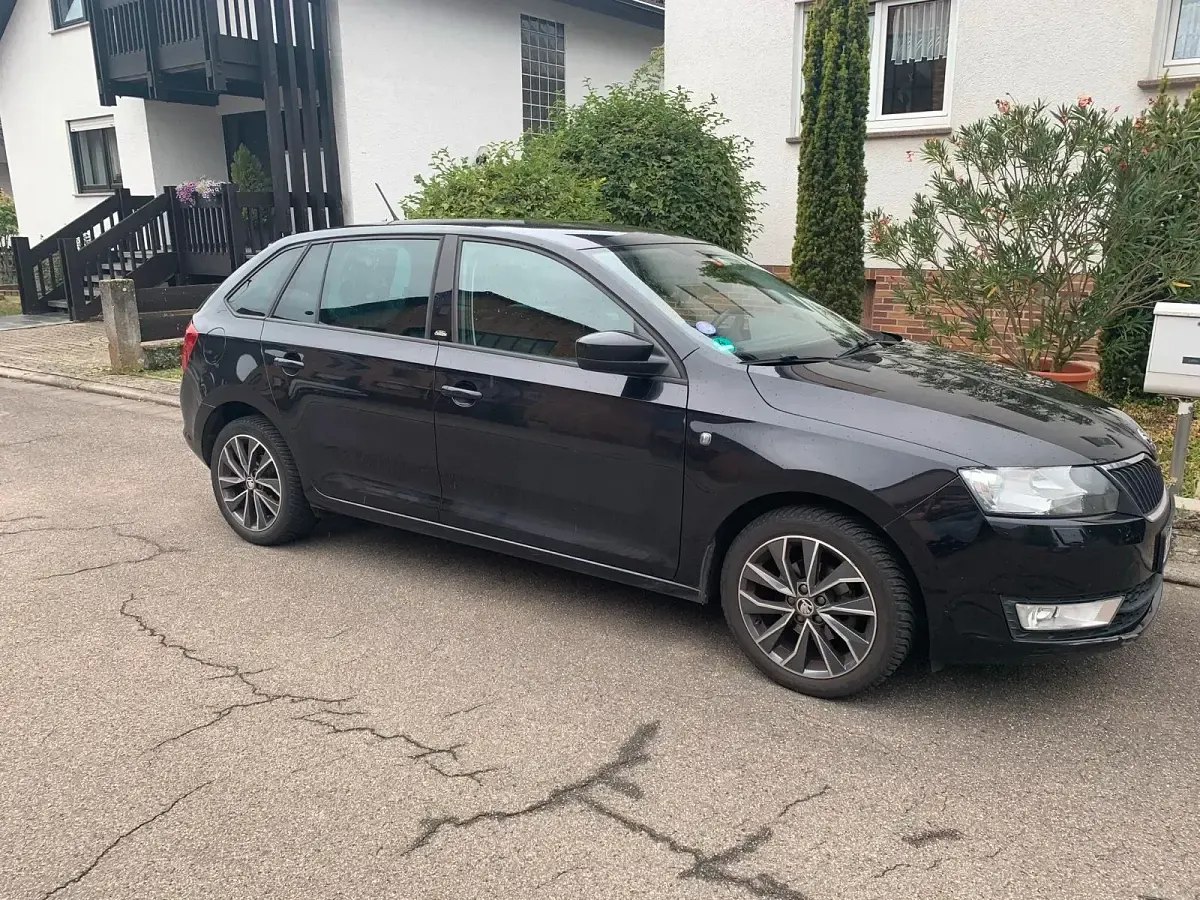 Gebraucht Skoda Rapid 89 PS (65 kW) 2015 Schwarz Kleinwagen