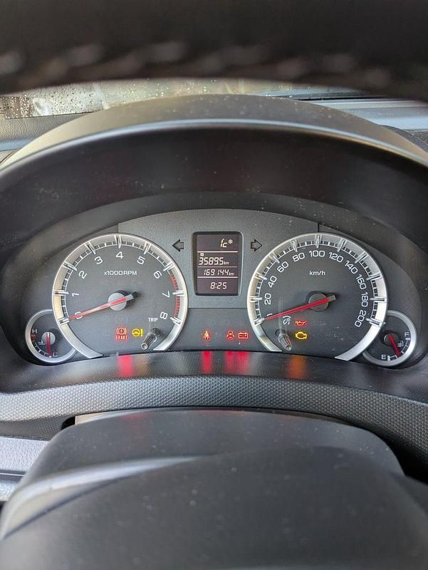 Second-hand Suzuki Swift 94 CP (69 kW) 2012 Alb Hatchback