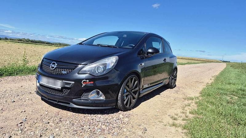 Schwarz Gebraucht 2012 Opel Corsa OPC Kleinwagen | 11.900 € - Bild 1/4