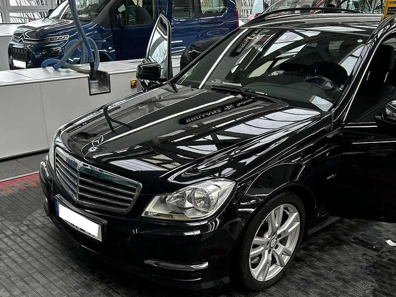 Gebraucht Mercedes C250 204 PS (150 kW) 2011 Schwarz Kombi