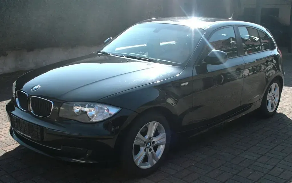 Gebraucht BMW 118 Advantage 143 PS (105 kW) 2011 Schwarz Kleinwagen