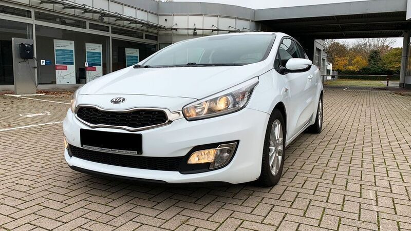 Gebraucht Kia ProCeed Edition 7 135 PS (99 kW) 2013 Weiß Kleinwagen