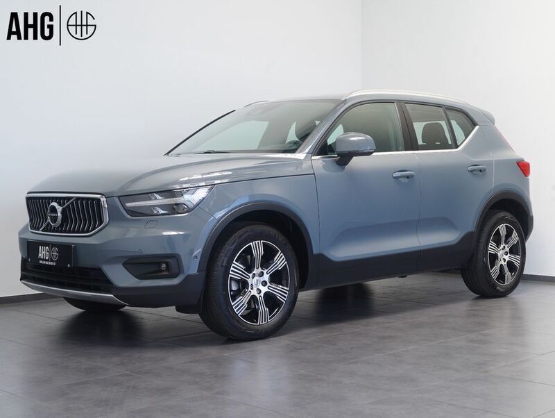 Grau Gebraucht 2022 Volvo XC40 Inscription SUV | 31.690 € (Guter Preis) - Bild 1/4