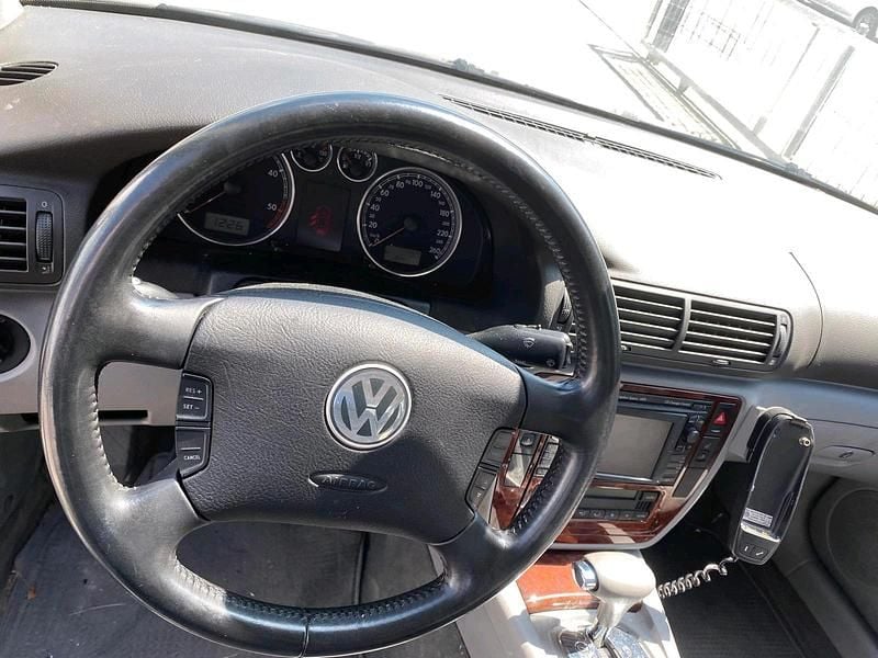 Gebraucht VW Passat 180 PS (132 kW) 2003 Silber Limousine