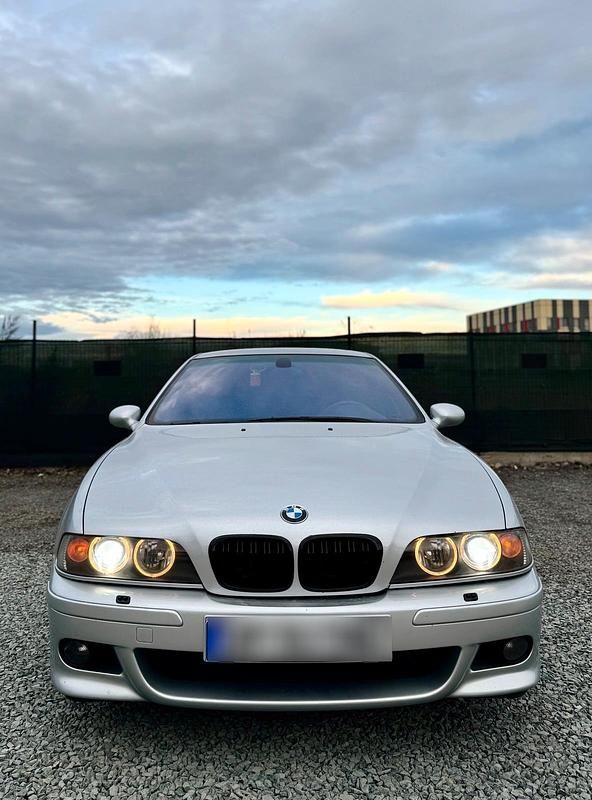 Grau Gebraucht 2003 BMW M5 Performance Limousine | 35.000 € (Etwas zu teuer) - Bild 1/4