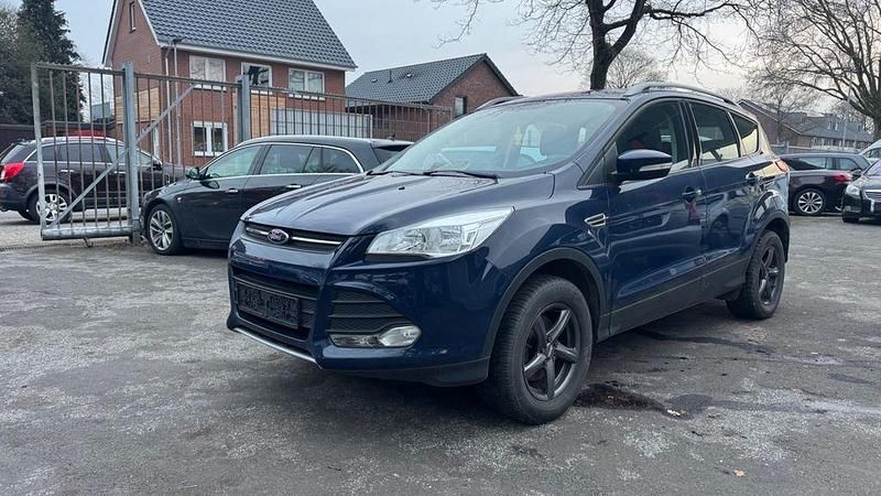 Gebraucht Ford Kuga Trend 150 PS (110 kW) 2015 Blau SUV