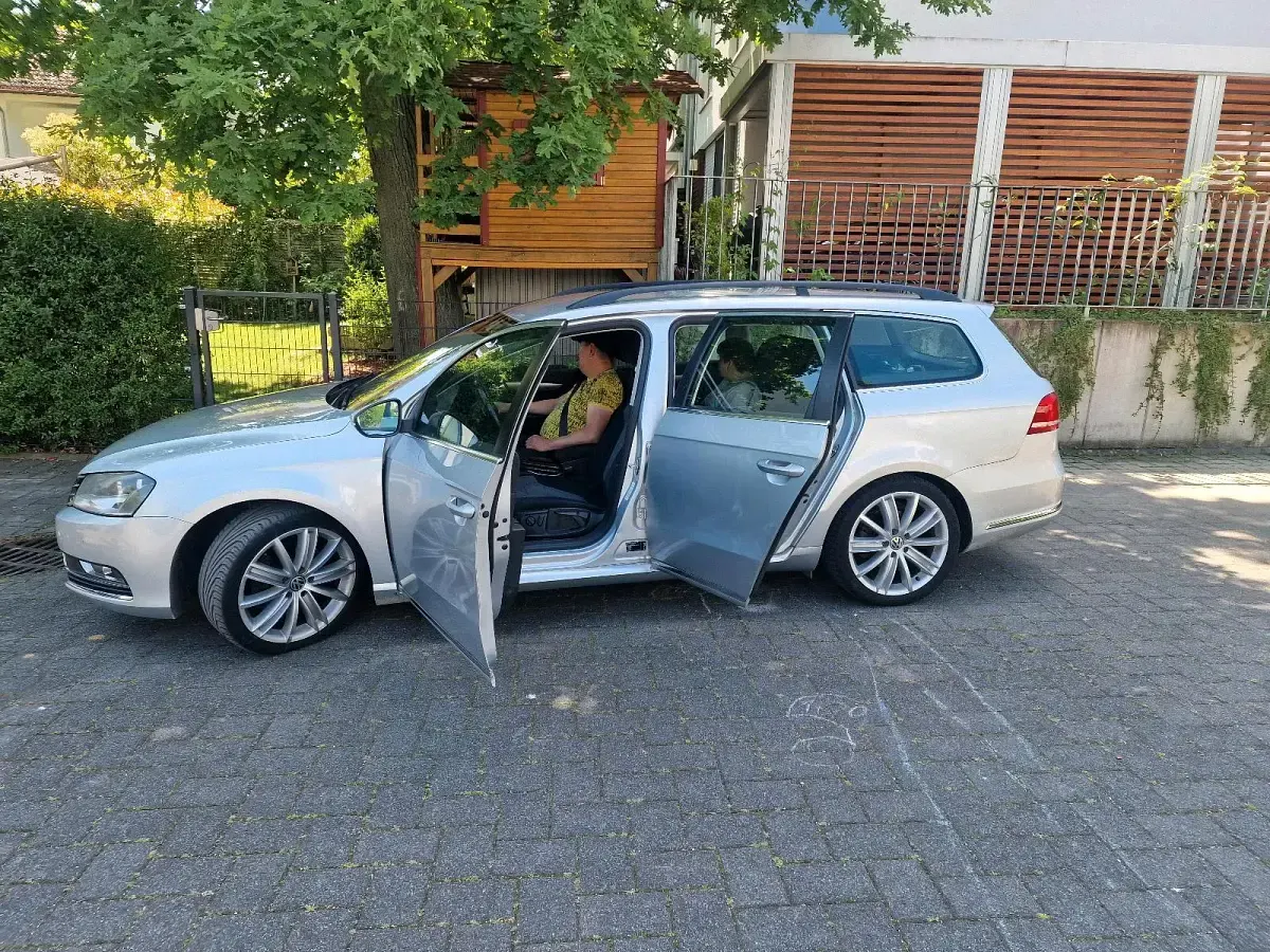 Gebraucht VW Passat 140 PS (102 kW) 2013 Silber Kombi