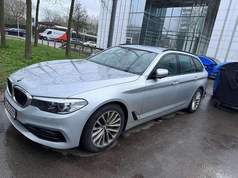 Silber Gebraucht 2017 BMW 530 Sport Line Kombi | 22.000 € (Guter Preis) - Bild 1/4