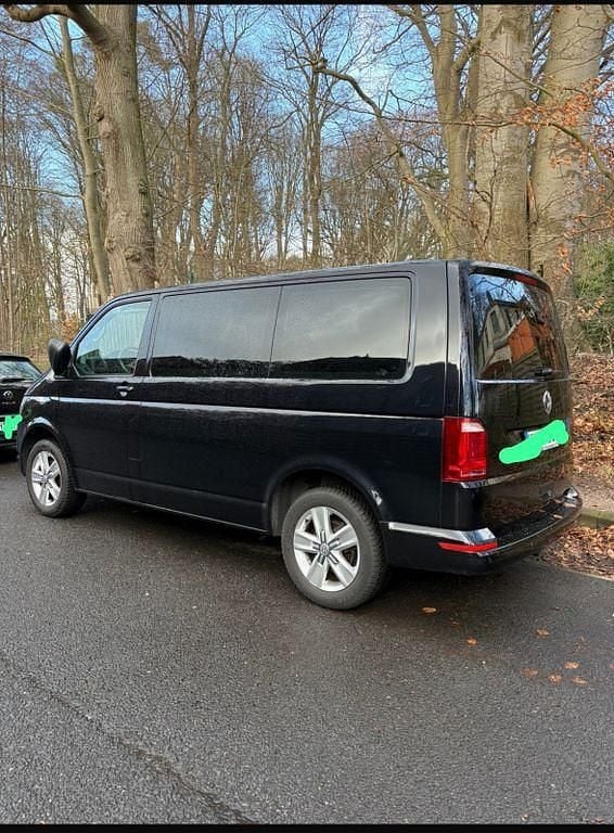 Usado VW Multivan Family 150 HP (110 kW) 2020 Preto Monovolume