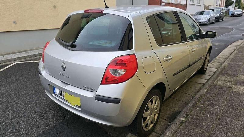 Gebraucht Renault Clio II 88 PS (64 kW) 2007 Limousine