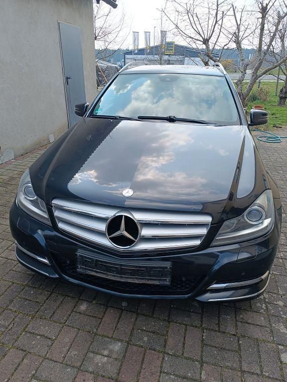 Gebraucht Mercedes C250 204 PS (150 kW) 2012 Schwarz Limousine