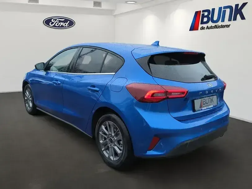 Gebraucht Ford Focus Titanium 125 PS (91 kW) 2024 Desert island blue m Limousine