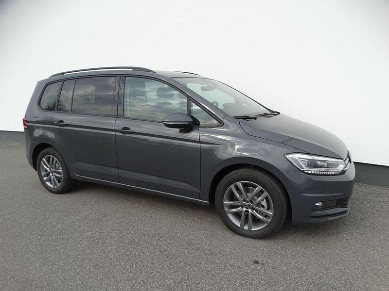 Neu VW Touran 150 PS (110 kW) 2026 Grau Van / Kleinbus