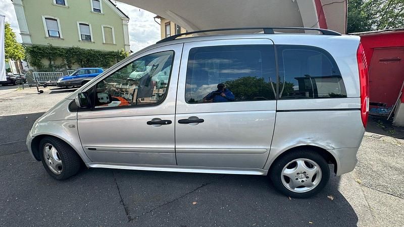 Silber Gebraucht 2002 Mercedes Vaneo Van / Kleinbus | 1.500 € (Fairer Preis) - Bild 1/4