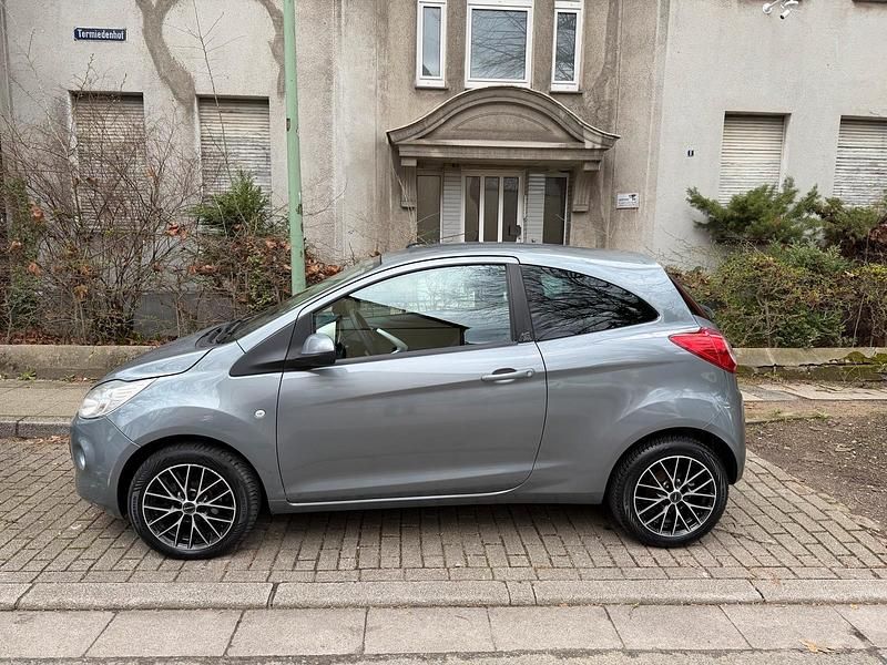 Gebraucht Ford Ka Titanium 69 PS (50 kW) 2011 Grau Kleinwagen