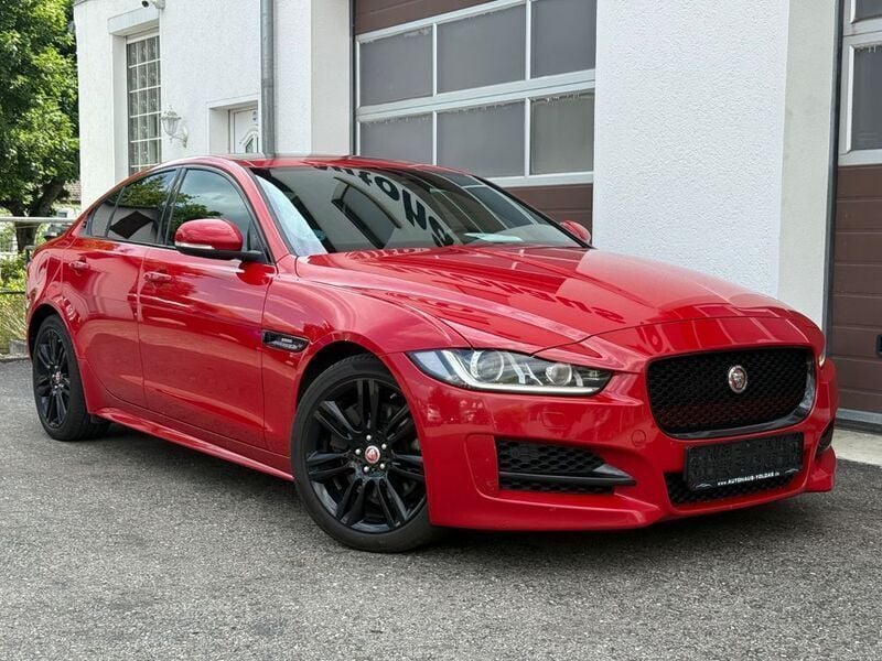 Rot Gebraucht 2018 Jaguar XE R-Sport Limousine | 14.960 € (Fairer Preis) - Bild 1/4