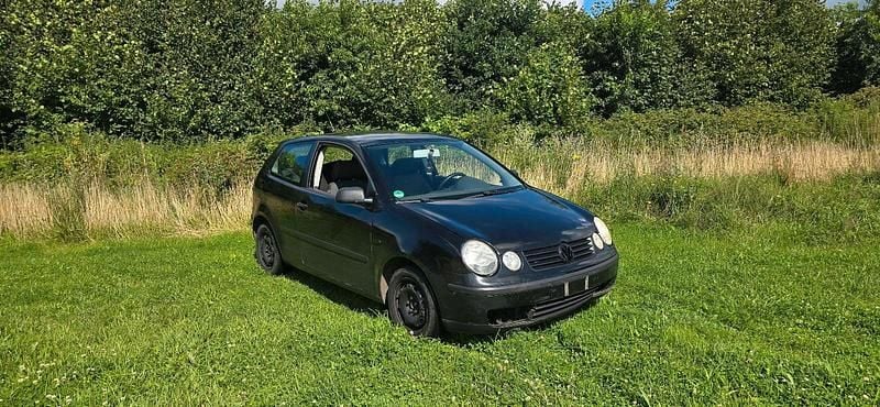 Schwarz Gebraucht 2003 VW Polo Kleinwagen | 200 € (Superpreis) - Bild 1/4