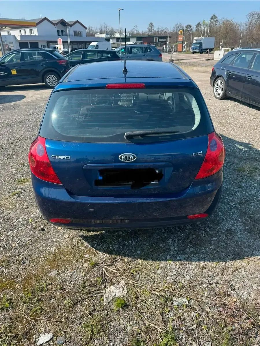 Gebraucht Kia Ceed 115 PS (84 kW) 2007 Blau Kleinwagen