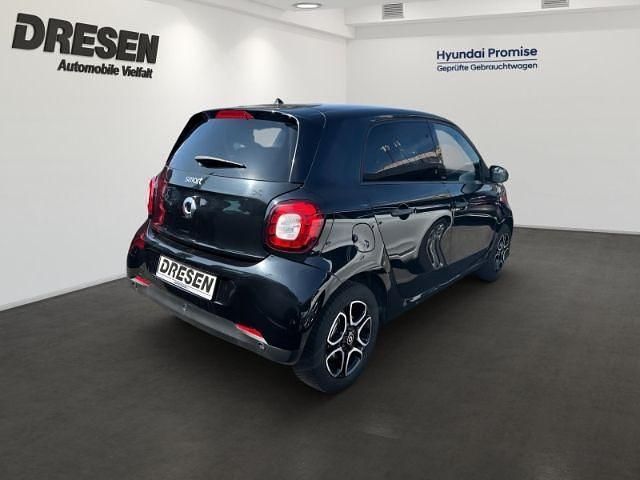 Używany Smart ForFour Passion 90 KM (66 kW) 2018 Czarny Hatchback