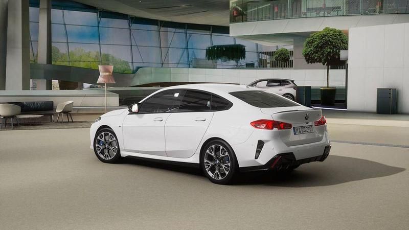 Neu BMW M235 M Performance 300 PS (220 kW) 2026 Weiß Limousine