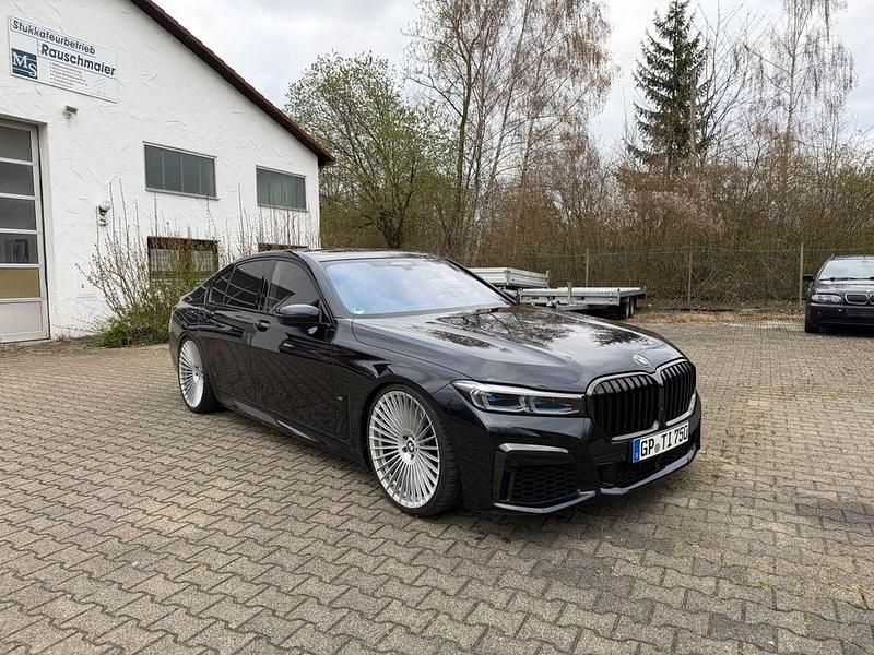 Gebraucht BMW 750 Performance 530 PS (389 kW) 2021 Schwarz Limousine