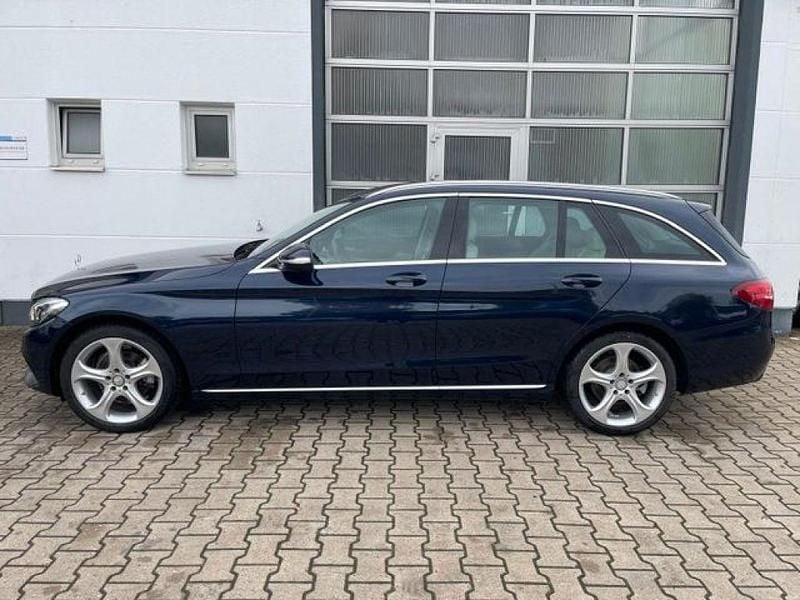 Gebraucht Mercedes C220 170 PS (125 kW) 2015 Cavansitblau (metallic) Kombi