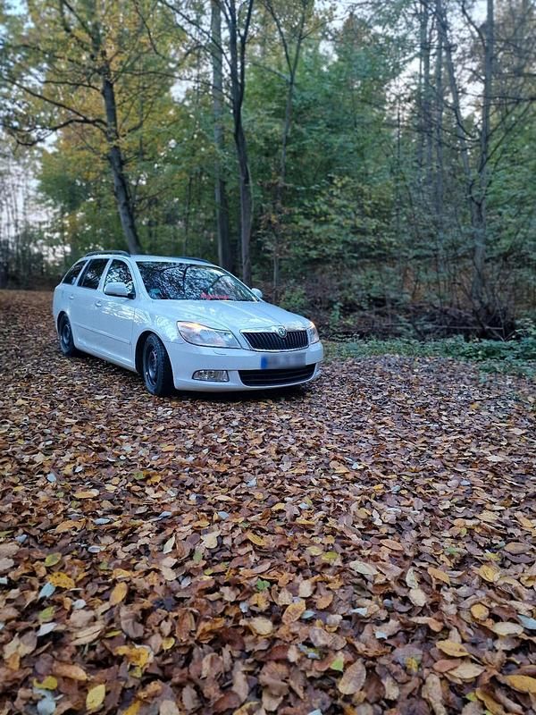 Second-hand Skoda Octavia 152 CP (111 kW) 2012 Alb Berlinǎ