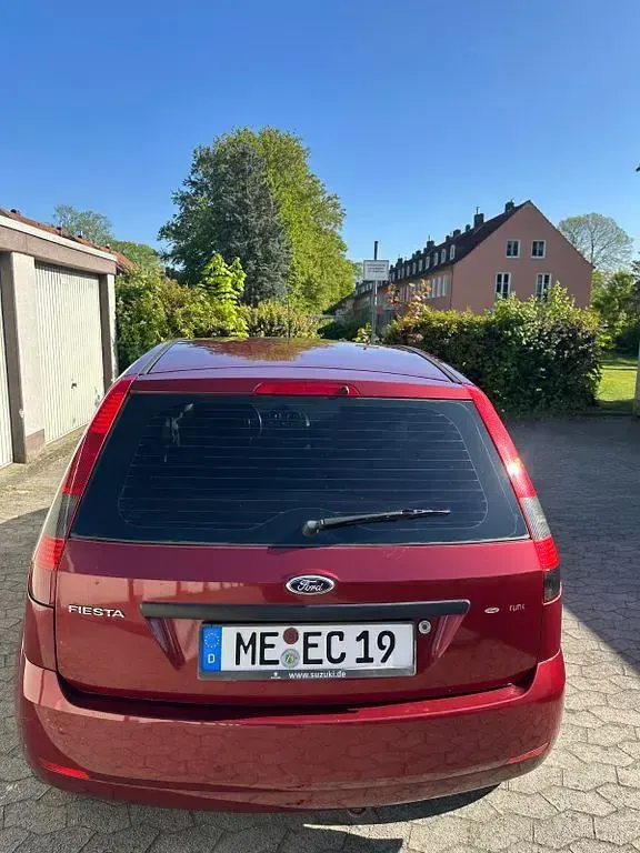 Gebraucht Ford Fiesta 80 PS (58 kW) 2002 Rot Kleinwagen