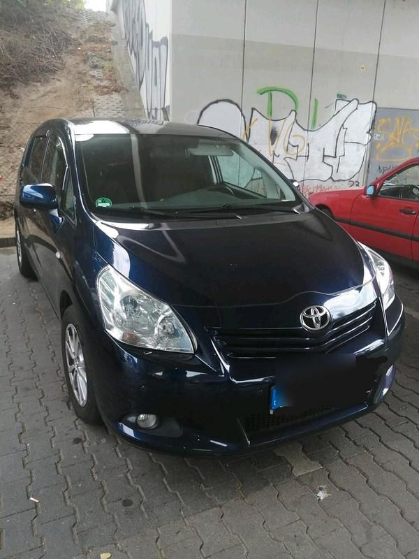 Blau Gebraucht 2011 Toyota Verso Van / Kleinbus | 6.000 € (Fairer Preis) - Bild 1/4