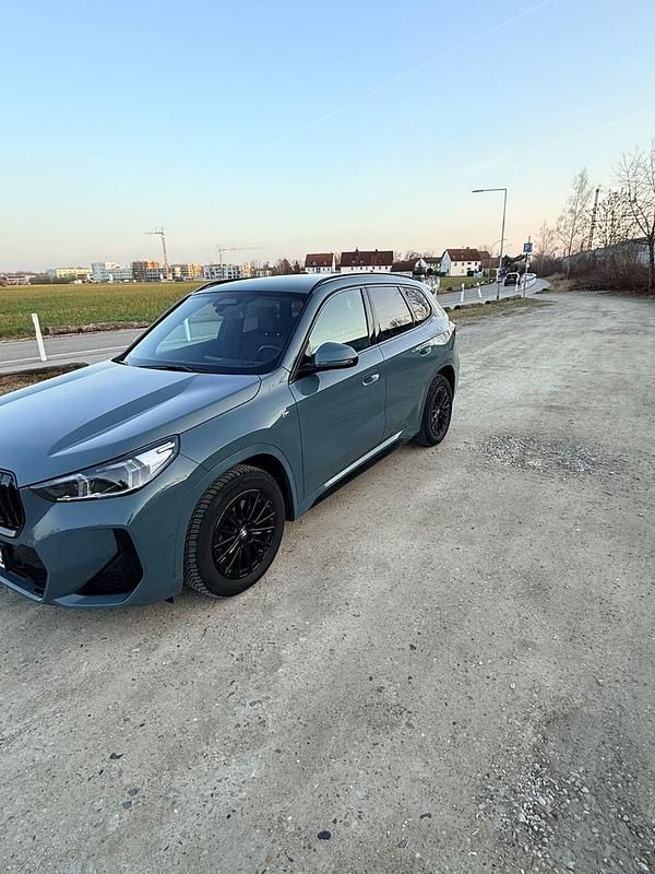 Second-hand BMW X1 Performance 197 CP (144 kW) 2024 Verde SUV