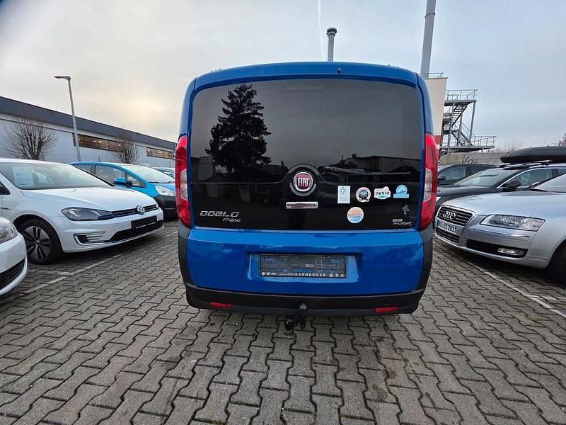 Gebraucht Fiat Doblò Basis 95 PS (69 kW) 2017 Blau Van / Kleinbus