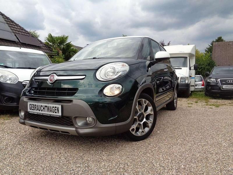Grün Gebraucht 2015 Fiat 500L Trekking Van / Kleinbus | 6.950 € (Fairer Preis) - Bild 1/4
