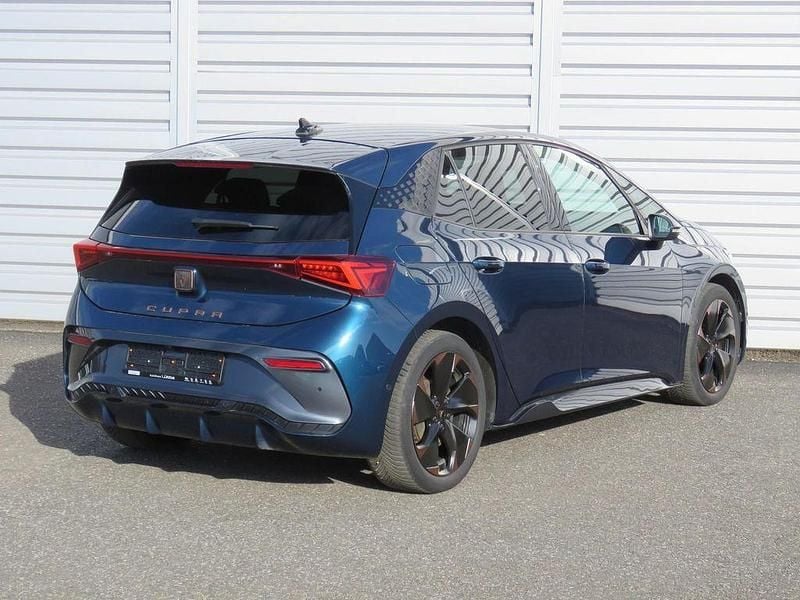 Second-hand Cupra Born 150 kW (204 CP) 2022 Albastru Hatchback