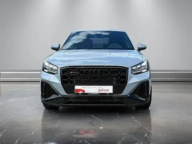 Gebraucht Audi SQ2 Sport 300 PS (220 kW) 2025 Pfeilgrau perleffekt SUV