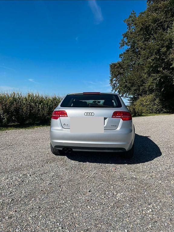 Gebraucht Audi A3 Attraction 125 PS (91 kW) 2011 Silber Kleinwagen